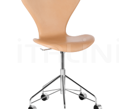Кресло SERIES 7™ фабрика Fritz Hansen