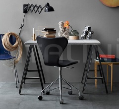 Кресло SERIES 7™ фабрика Fritz Hansen