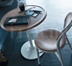 Стул с подлокотниками Pipe Стул с подлокотниками Pipe фабрика Magis