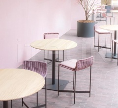 Барный стол Giro фабрика Paola Lenti