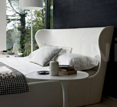 Столик Awa фабрика B&B Italia