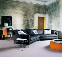 Столик Pyllon фабрика B&B Italia