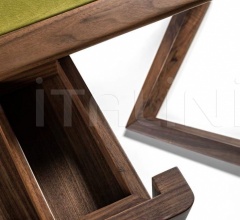 Итальянские Письменные столы - Письменный стол M 1701 - Cartesio Итальянские Письменные столы - Письменный стол M 1701 - Cartesio фабрика Annibale Colombo