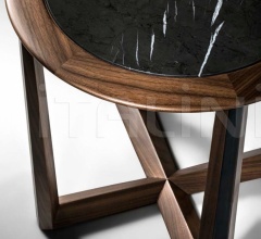 Итальянские Кресла - Столик O 1671 - Triangolo фабрика Annibale Colombo