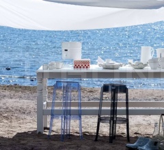 Барный табурет Charles Ghost фабрика Kartell