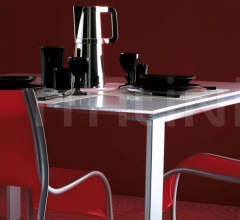 Стол обеденный Four Стол обеденный Four фабрика Kartell