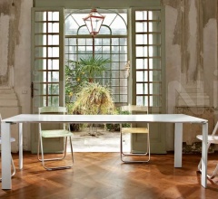 Стол обеденный Four Стол обеденный Four фабрика Kartell