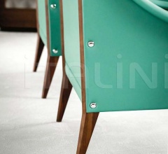 Кресло Dezza фабрика Poltrona Frau