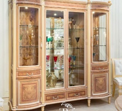 Витрина Rezzonico 104 Витрина Rezzonico 104 фабрика Fratelli Radice