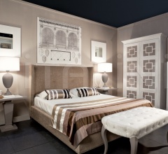 Банкетка LETIZIA DEEP-BUTTONED STOOL Банкетка LETIZIA DEEP-BUTTONED STOOL фабрика Isabella Costantini