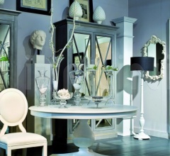 Шкаф REGENCY MIRROR CABINET Шкаф REGENCY MIRROR CABINET фабрика Isabella Costantini