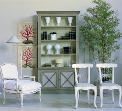 Книжный стеллаж BOOKCASE 2 DOORS W/CROSS Книжный стеллаж BOOKCASE 2 DOORS W/CROSS фабрика Isabella Costantini