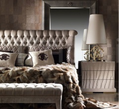 Итальянские Свет - Настольная лампа Logo Итальянские Свет - Настольная лампа Logo фабрика Roberto Cavalli