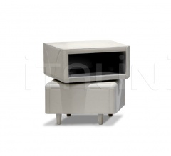 Тумбочка Vasmara Night Table Тумбочка Vasmara Night Table фабрика Versace Home