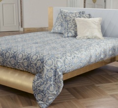 Тумбочка Via Gesu’ Night Table Тумбочка Via Gesu’ Night Table фабрика Versace Home