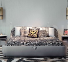 Тумбочка Vasmara Night Table Тумбочка Vasmara Night Table фабрика Versace Home