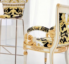 Стул с подлокотником VANITAS MAXI CHAIR Стул с подлокотником VANITAS MAXI CHAIR фабрика Versace Home