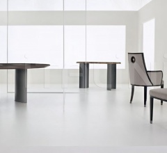 Стул с подлокотником VG12 Dining Armchair Стул с подлокотником VG12 Dining Armchair фабрика Versace Home