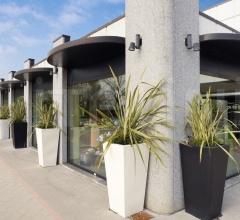 Кашпо Kabin High Family фабрика Serralunga