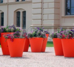 Кашпо Newpot фабрика Serralunga