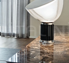 Итальянские Настольные светильники - Настольный светильник Taccia Small Итальянские Настольные светильники - Настольный светильник Taccia Small фабрика Flos