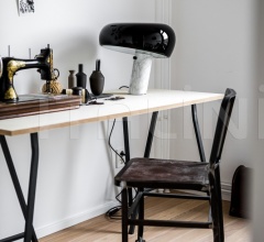 Итальянские Настольные светильники - Настольный светильник Snoopy Итальянские Настольные светильники - Настольный светильник Snoopy фабрика Flos