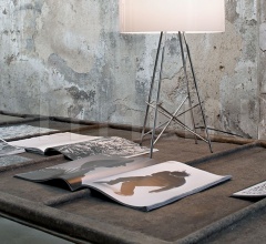 Итальянские Настольные светильники - Настольный светильник Ray T Итальянские Настольные светильники - Настольный светильник Ray T фабрика Flos