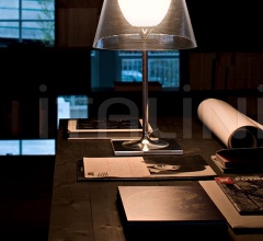 Итальянские Настольные светильники - Настольный светильник Ktribe T2 Итальянские Настольные светильники - Настольный светильник Ktribe T2 фабрика Flos