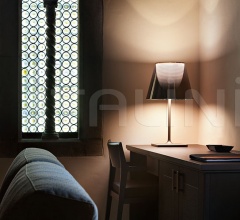 Итальянские Настольные светильники - Настольный светильник Ktribe T1 Итальянские Настольные светильники - Настольный светильник Ktribe T1 фабрика Flos