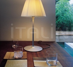 Итальянские Настольные светильники - Настольный светильник Romeo Soft T Итальянские Настольные светильники - Настольный светильник Romeo Soft T фабрика Flos