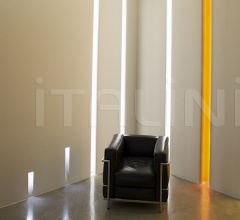 Настенный светильник VERTICAL LIGHT Настенный светильник VERTICAL LIGHT фабрика Flos