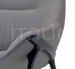 Кресло gran kobi essentiel Кресло gran kobi essentiel фабрика Alias