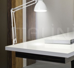 Итальянские Настольные светильники - Настольная лампа Jj T-p Итальянские Настольные светильники - Настольная лампа Jj T-p фабрика Leucos