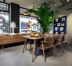 Стул с подлокотниками Zio Dining Chair Стул с подлокотниками Zio Dining Chair фабрика Moooi