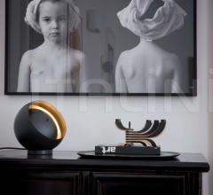 Итальянские Настольные светильники - Настольный светильник Eva 216 Итальянские Настольные светильники - Настольный светильник Eva 216 фабрика Oluce