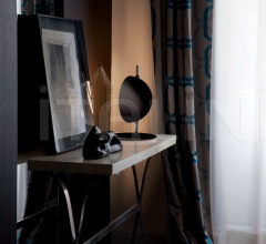 Настольный светильник Superluna 297 Настольный светильник Superluna 297 фабрика Oluce