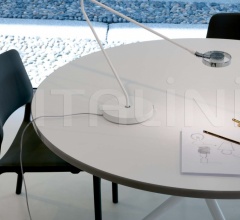 Настольная лампа Lutz 290 Настольная лампа Lutz 290 фабрика Oluce