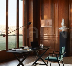 Итальянские Письменные столы - Письменный стол 833 CAVALLETTO Итальянские Письменные столы - Письменный стол 833 CAVALLETTO фабрика Cassina