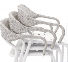 Стул с подлокотниками NOSS DINING ARMCHAIR Стул с подлокотниками NOSS DINING ARMCHAIR фабрика Varaschin