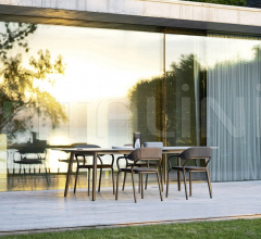 Стул с подлокотниками NOSS DINING ARMCHAIR Стул с подлокотниками NOSS DINING ARMCHAIR фабрика Varaschin