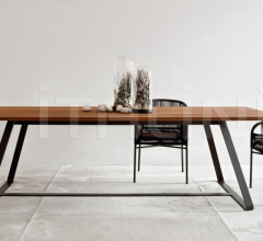 Стул с подлокотниками CRICKET DINING ARMCHAIR Стул с подлокотниками CRICKET DINING ARMCHAIR фабрика Varaschin