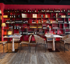 Стул с подлокотниками CRICKET DINING ARMCHAIR Стул с подлокотниками CRICKET DINING ARMCHAIR фабрика Varaschin