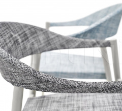 Стул с подлокотниками CLEVER DINING ARMCHAIR Стул с подлокотниками CLEVER DINING ARMCHAIR фабрика Varaschin