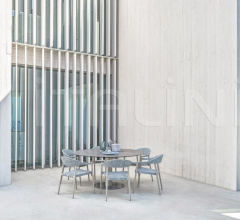 Стул с подлокотниками CLEVER DINING ARMCHAIR Стул с подлокотниками CLEVER DINING ARMCHAIR фабрика Varaschin