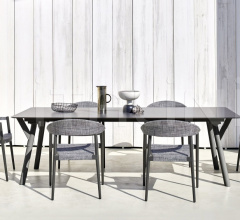 Стул с подлокотниками CLEVER DINING ARMCHAIR Стул с подлокотниками CLEVER DINING ARMCHAIR фабрика Varaschin