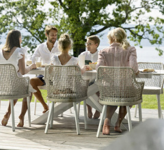 Стул с подлокотниками EMMA DINING ARMCHAIR Стул с подлокотниками EMMA DINING ARMCHAIR фабрика Varaschin