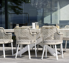 Стул с подлокотниками EMMA DINING ARMCHAIR Стул с подлокотниками EMMA DINING ARMCHAIR фабрика Varaschin