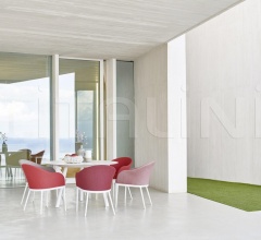 Стул с подлокотниками SAIA PADDED BACK Стул с подлокотниками SAIA PADDED BACK фабрика Varaschin