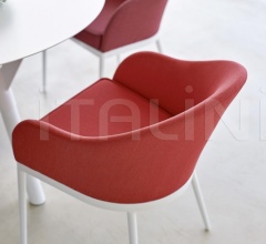 Стул с подлокотниками SAIA PADDED BACK Стул с подлокотниками SAIA PADDED BACK фабрика Varaschin