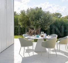 Стул с подлокотниками SAIA PADDED BACK Стул с подлокотниками SAIA PADDED BACK фабрика Varaschin